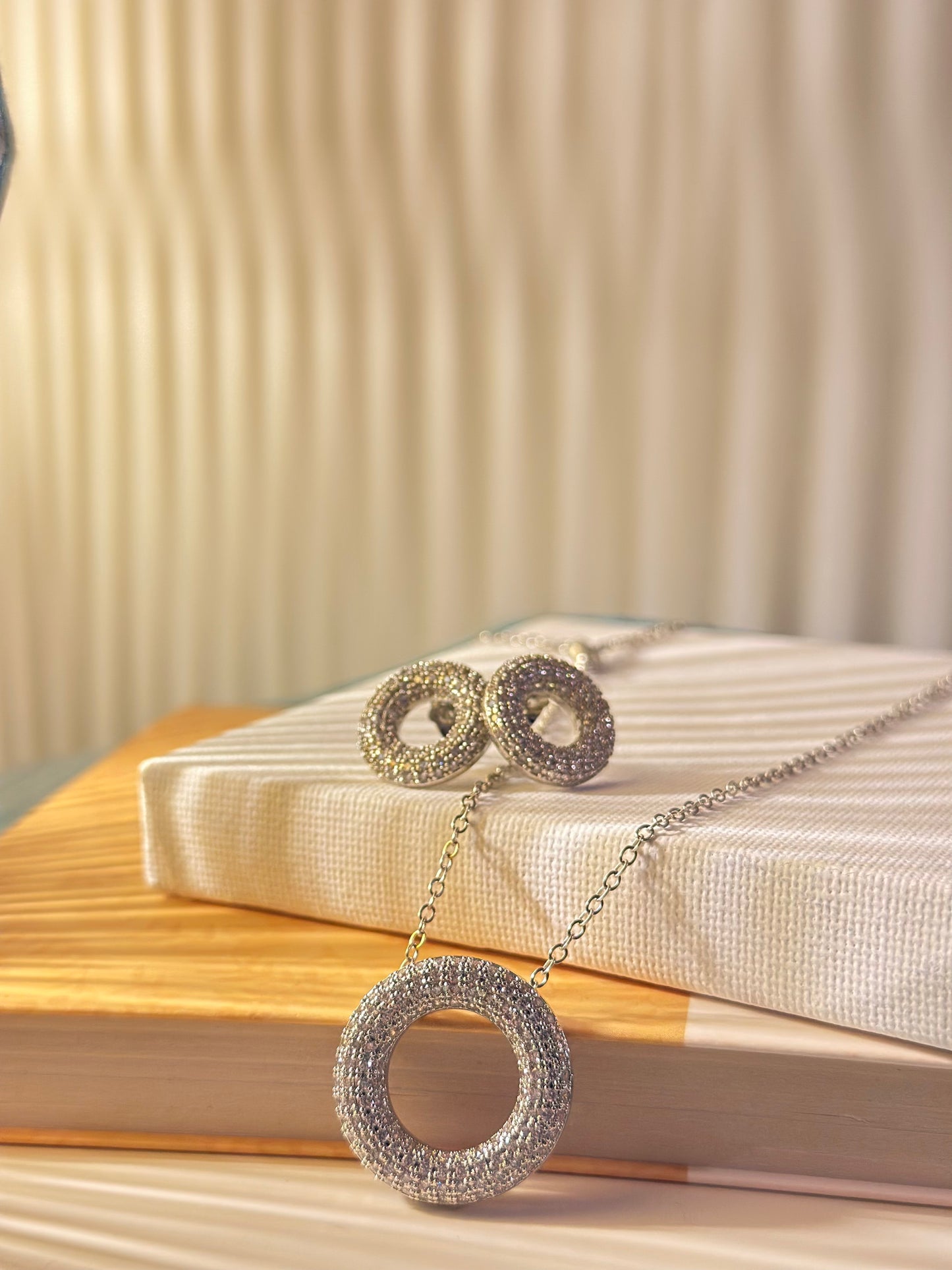Silvique Earings and Necklace