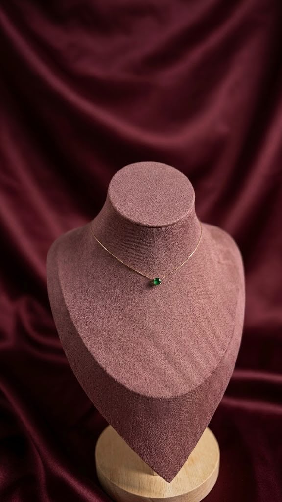 Miniature Emerald Kaia